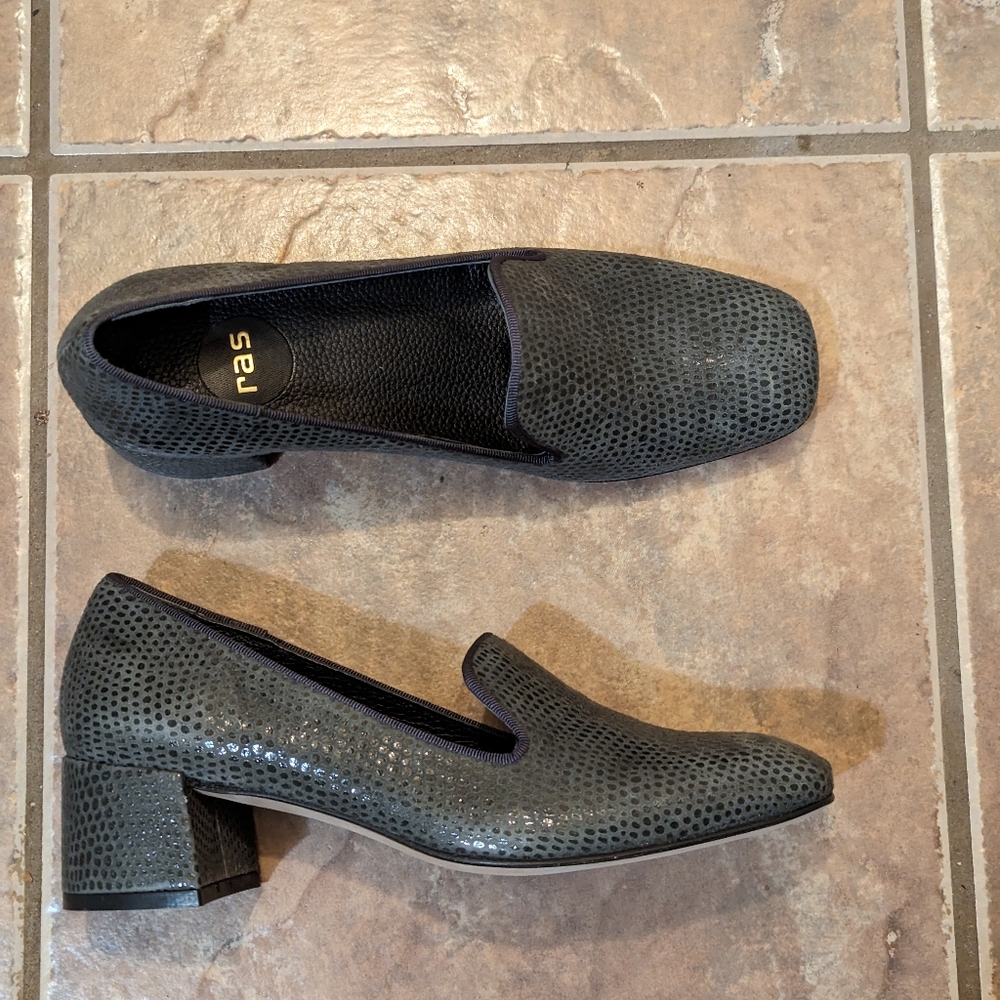 RAS Grey leather pumps size 36